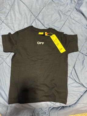 Off-White T-shirt